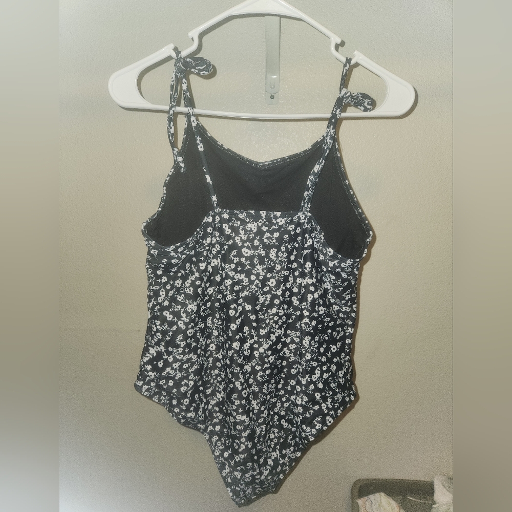 Bathing suit - Picture 3 of 3